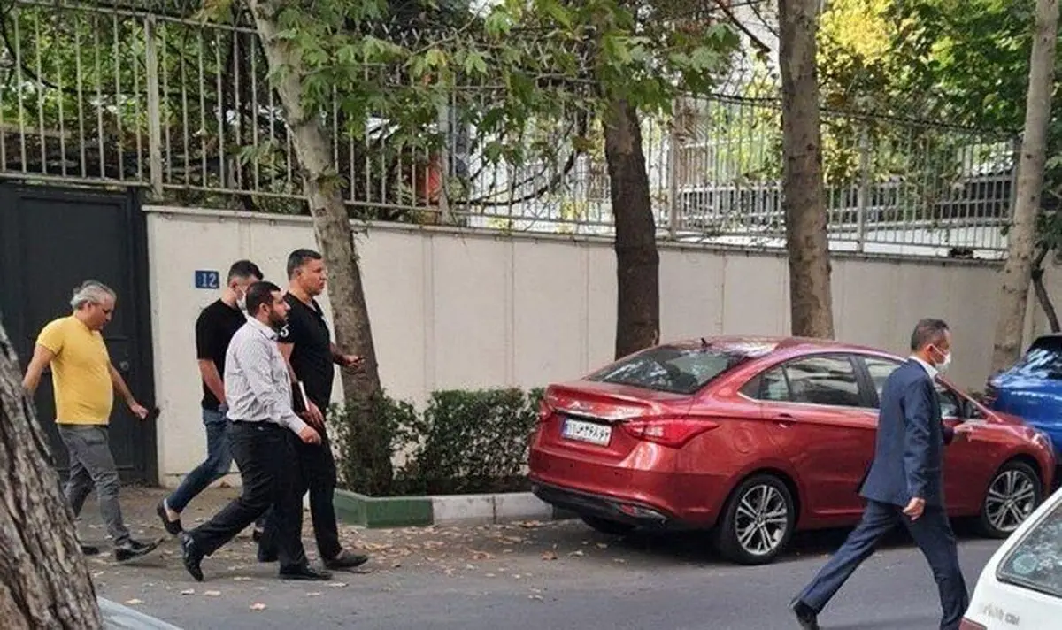 سارقان گردنبند علی دایی دستگیر شدند
