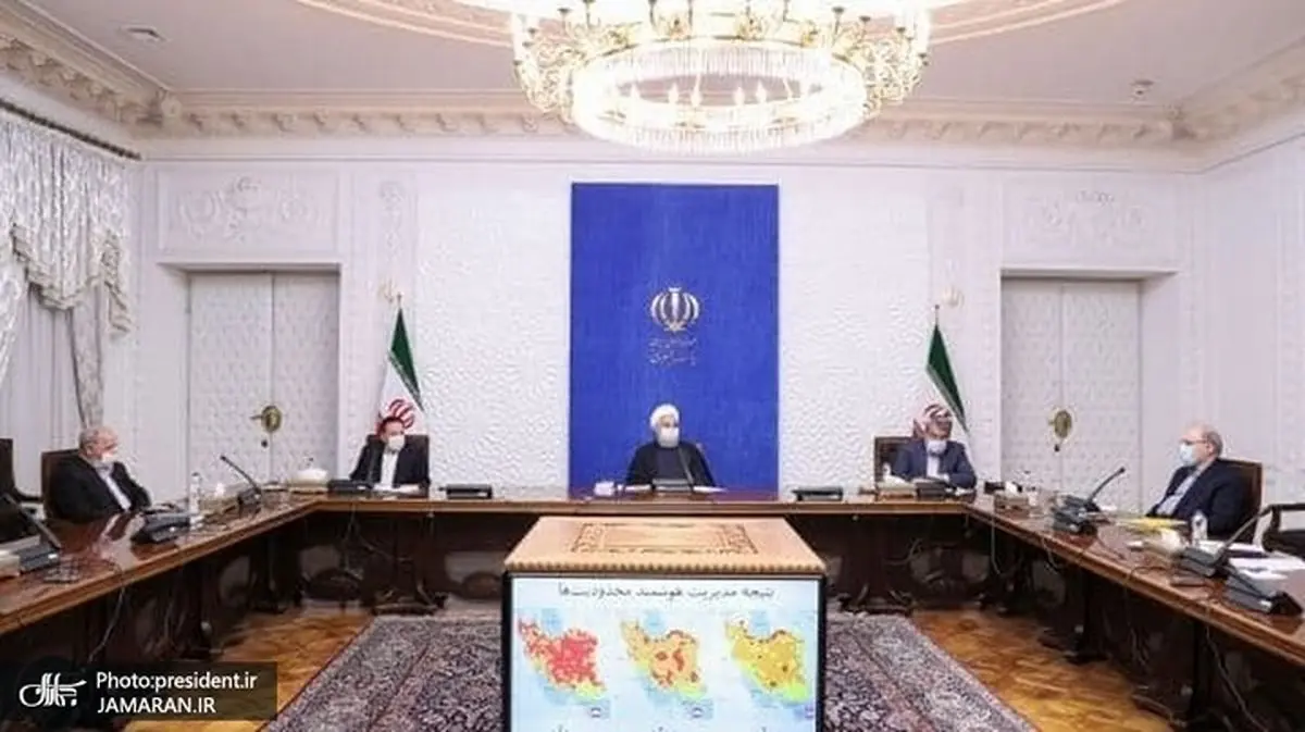 عکس معنادار روی مانیتور مقابل حسن روحانی