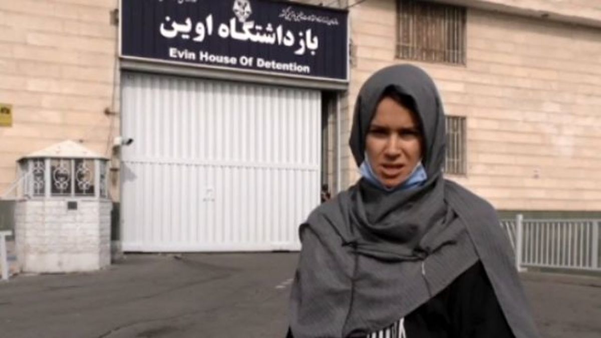 لحظه مبادله جاسوس اسراییل با سه ایرانی در مهرآباد