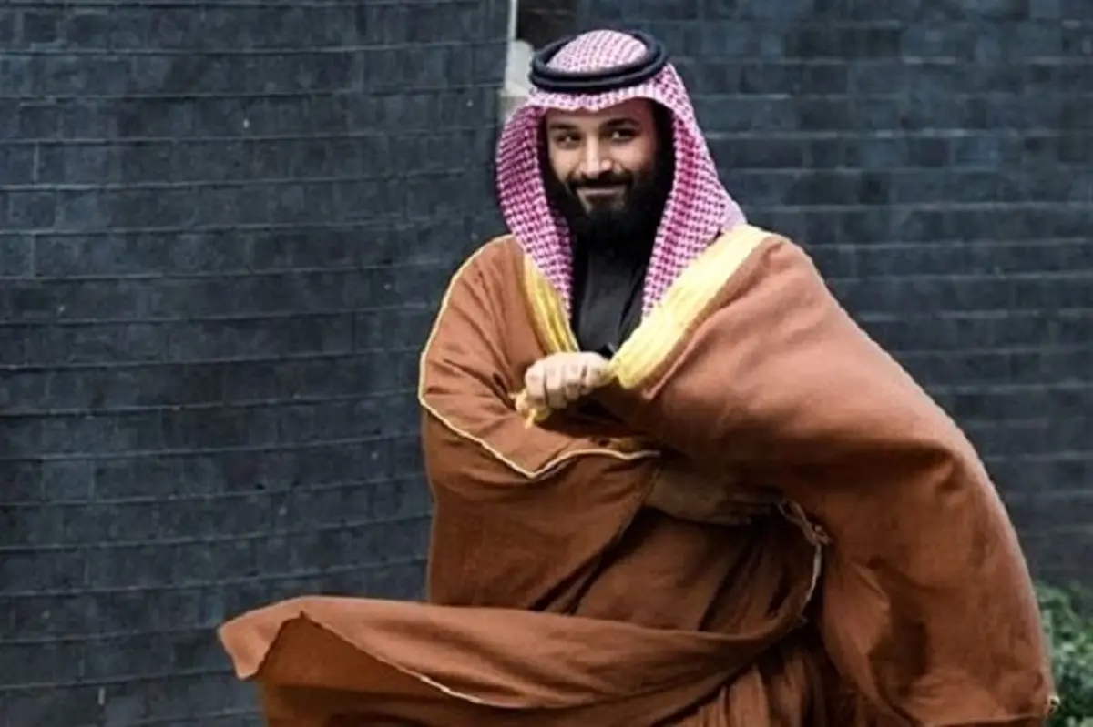 لحظه تزریق واکسن کرونا به بن‌سلمان را تماشا کنید