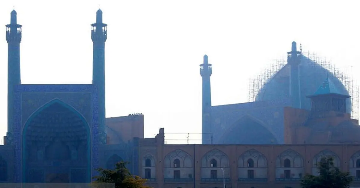 عکس روز؛ اینجا اصفهان است، در آلوده‌ترین روز سال