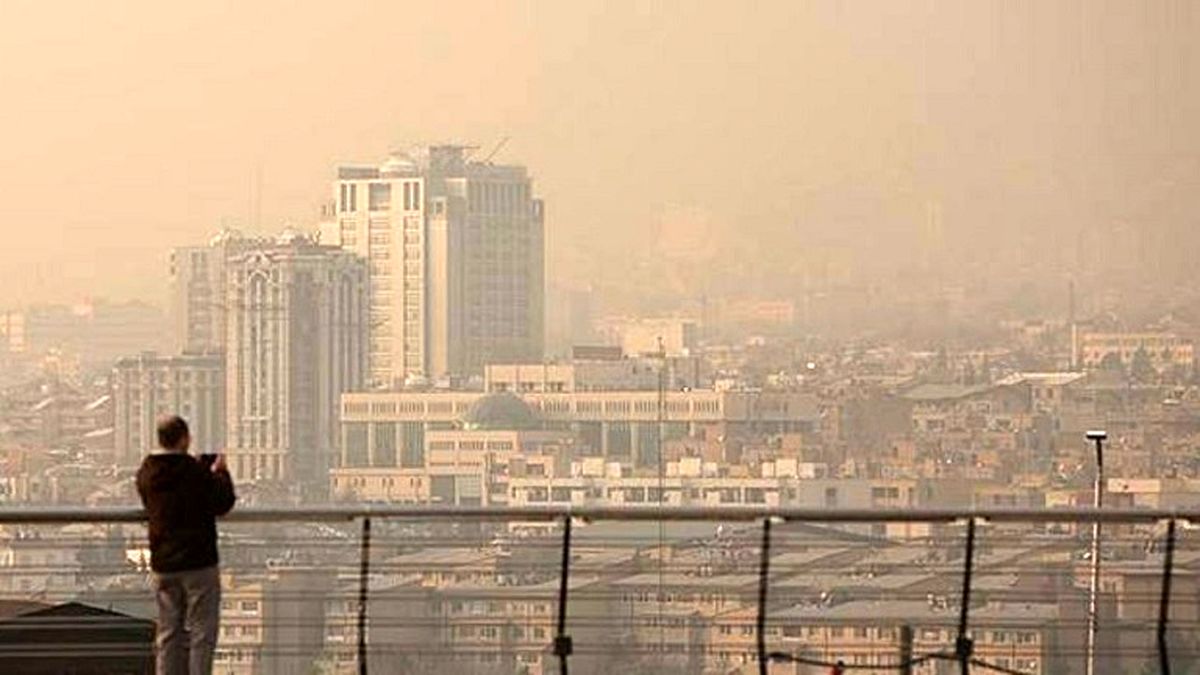 شدت آلودگی هوای تهران را از پنجره هواپیما ببینید