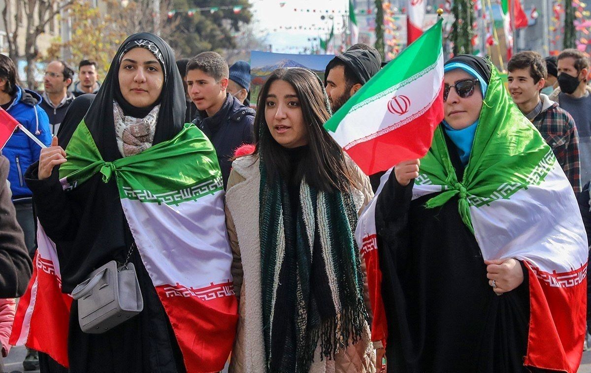 بحثی در مورد قانون حجاب و عفاف: حق با لاریجانی است