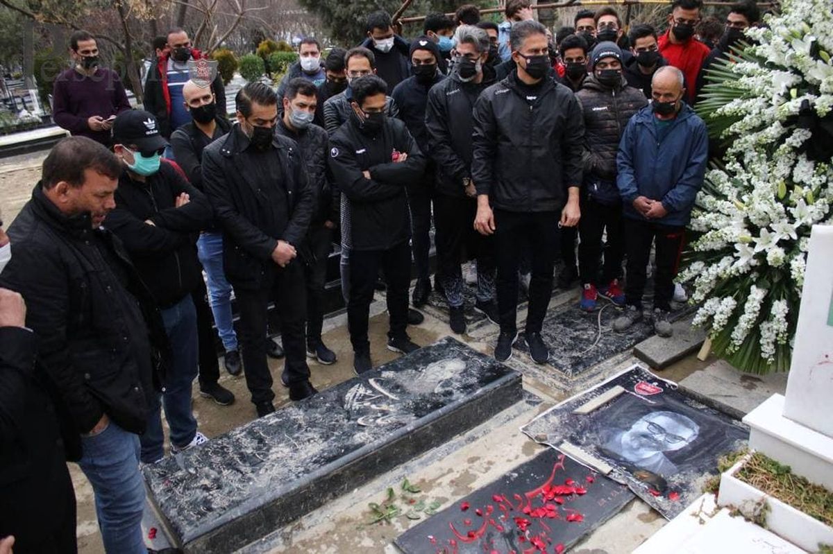 حضور پرسپولیسی‌ها سر مزار میناوند و انصاریان
