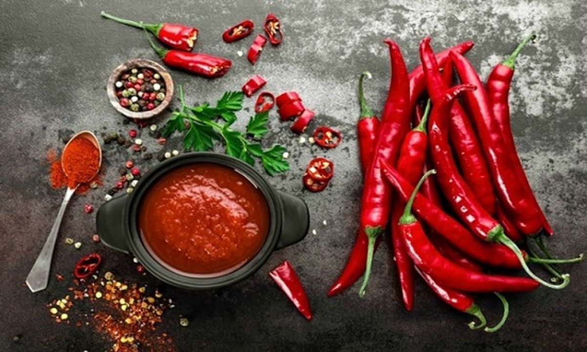 غذاهای تند و ۵ خطر مصرف بیش از حد آنها