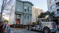 ببینید | جابجایی کامل خانه قدیمی در سانفرانسیسکو