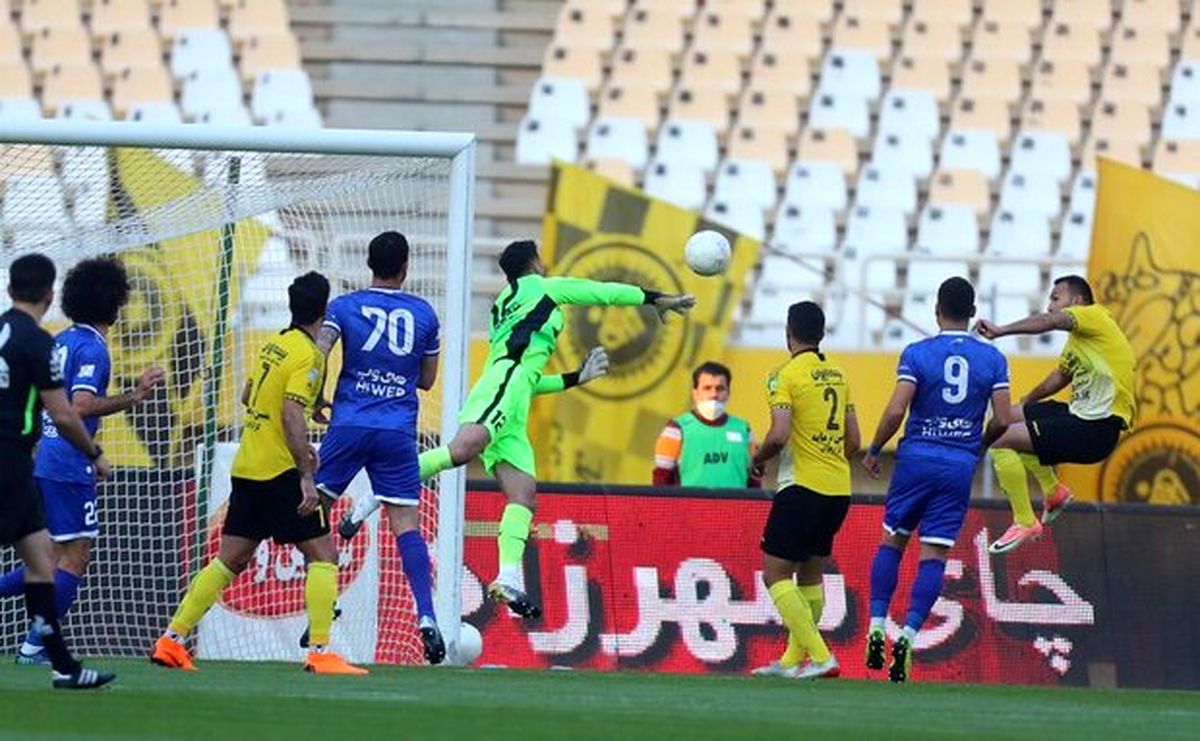 سپاهان صدر را از استقلال گرفت