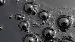 ویدئو | جوشش عجیب نفت از دل تالاب هورالعظیم