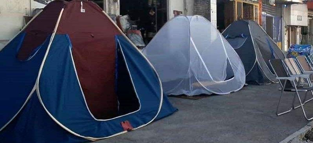 ازدحام چادرهای مسافران نوروزی در بندرعباس را ببینید