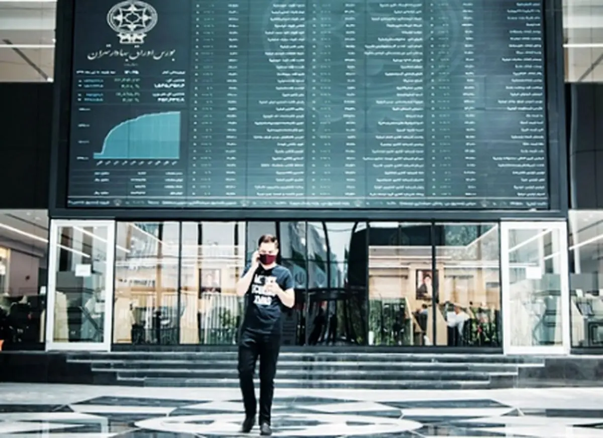 بورس اولین روز کاری ۱۴۰۰ را چگونه پشت‌سر گذاشت؟