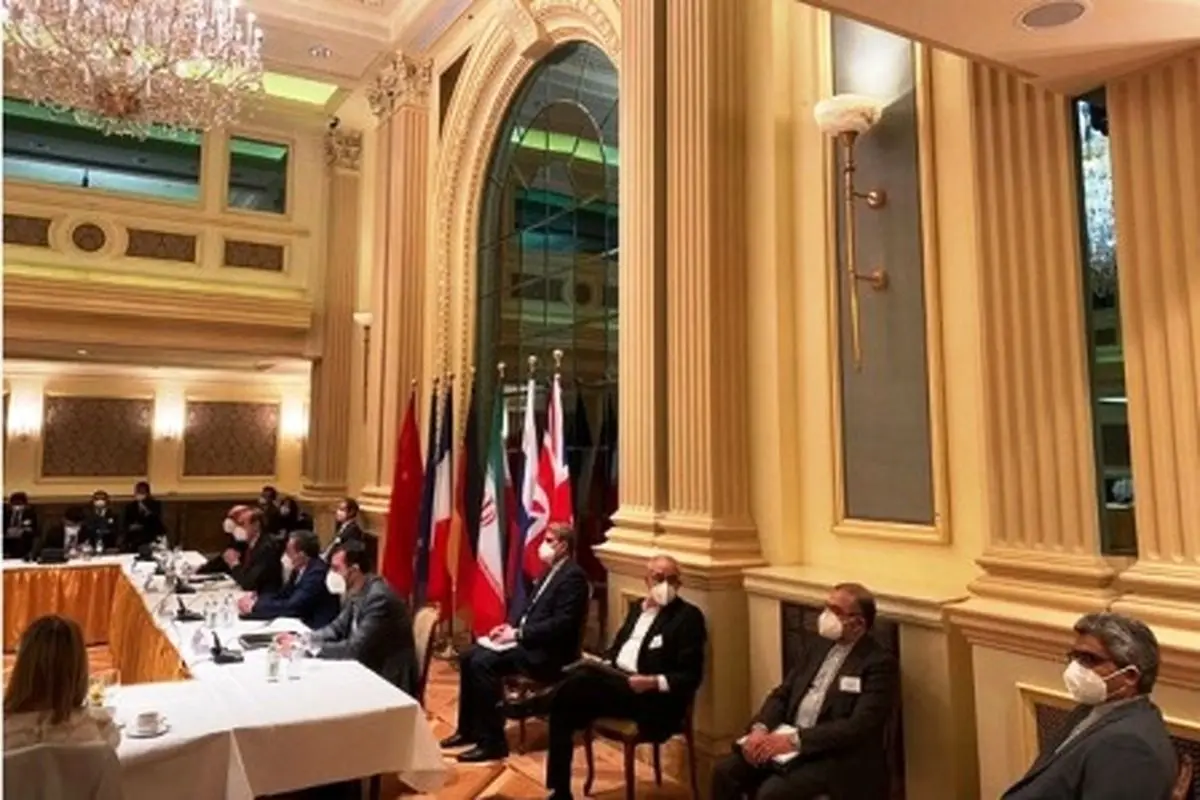 توافق اول در گراند ‌هتل‌ وین