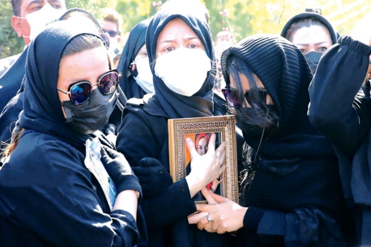روایتی محتاطانه از مرگ ناگهانی آزاده نامداری