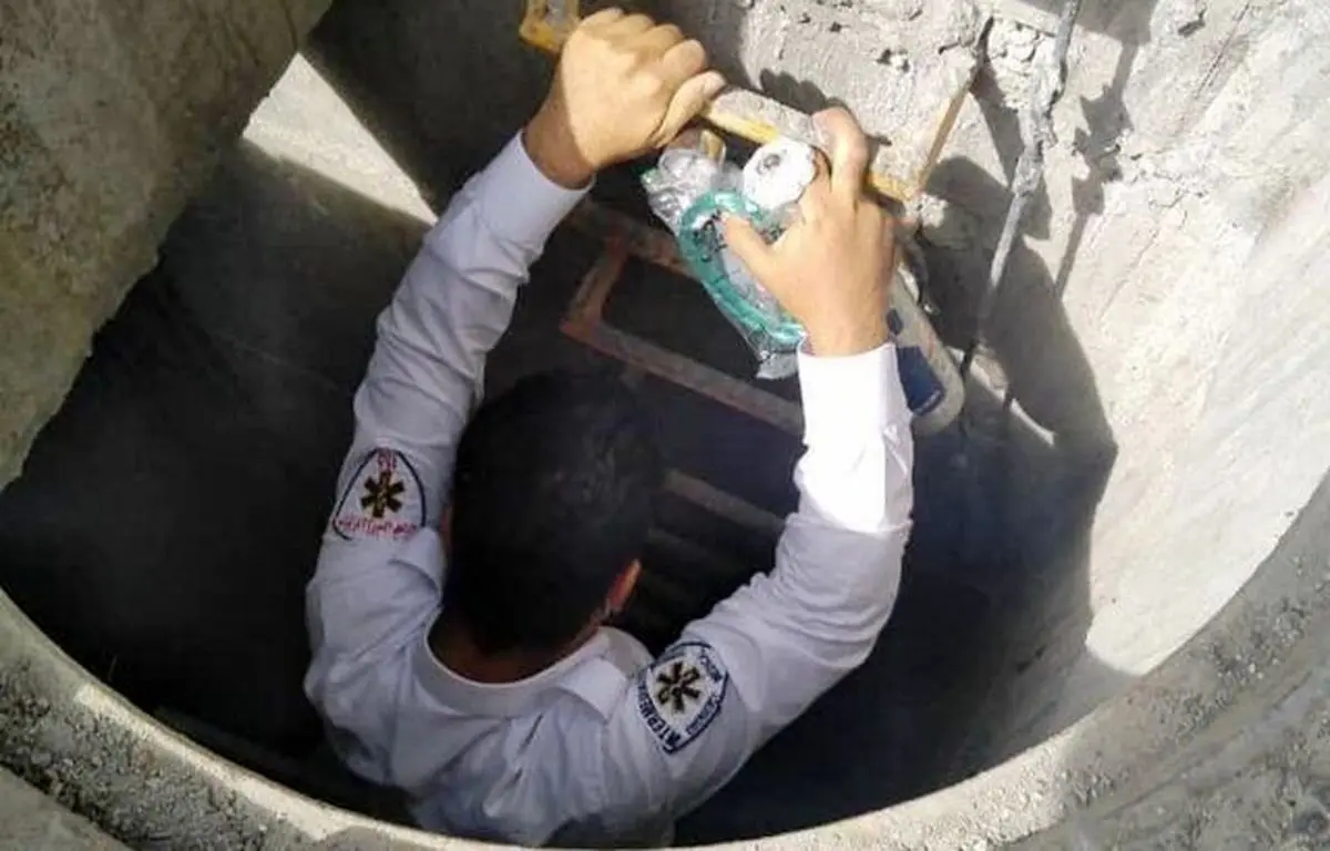 انجام عملیات نجات اورژانس در عمق چاه ۳۵متری