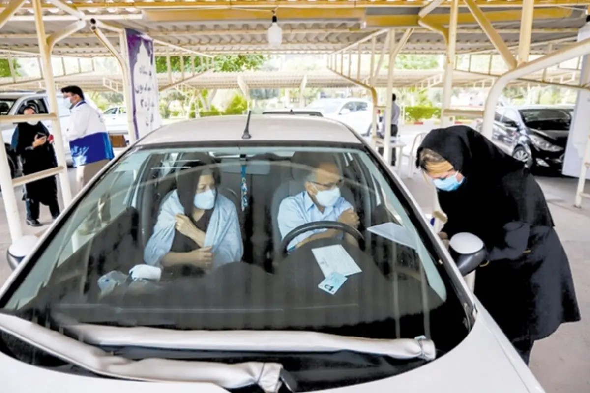 حاشیه‌های تزریق واکسن به کادر درمان و مردم