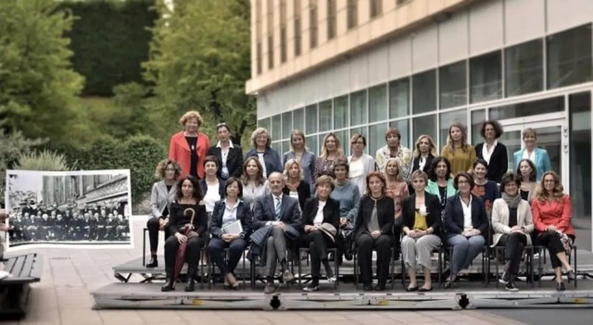 تک عکس | بازآفرینی زنانه از عکس تاریخی فیزیکدانان