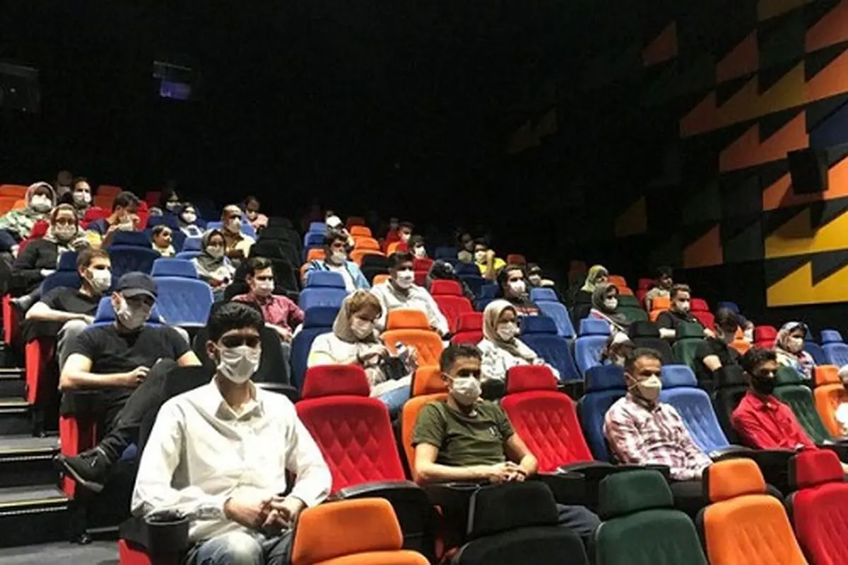 اکران عاشقانه سینماها همراه با قلیان!