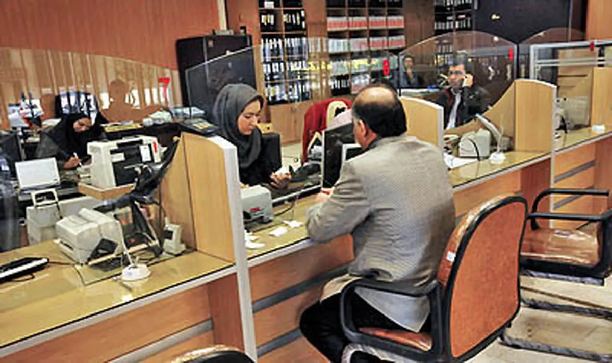 شگردهای جدید بانکداران در کسب سود/ وام هفتگی و ساعتی هم آمد!