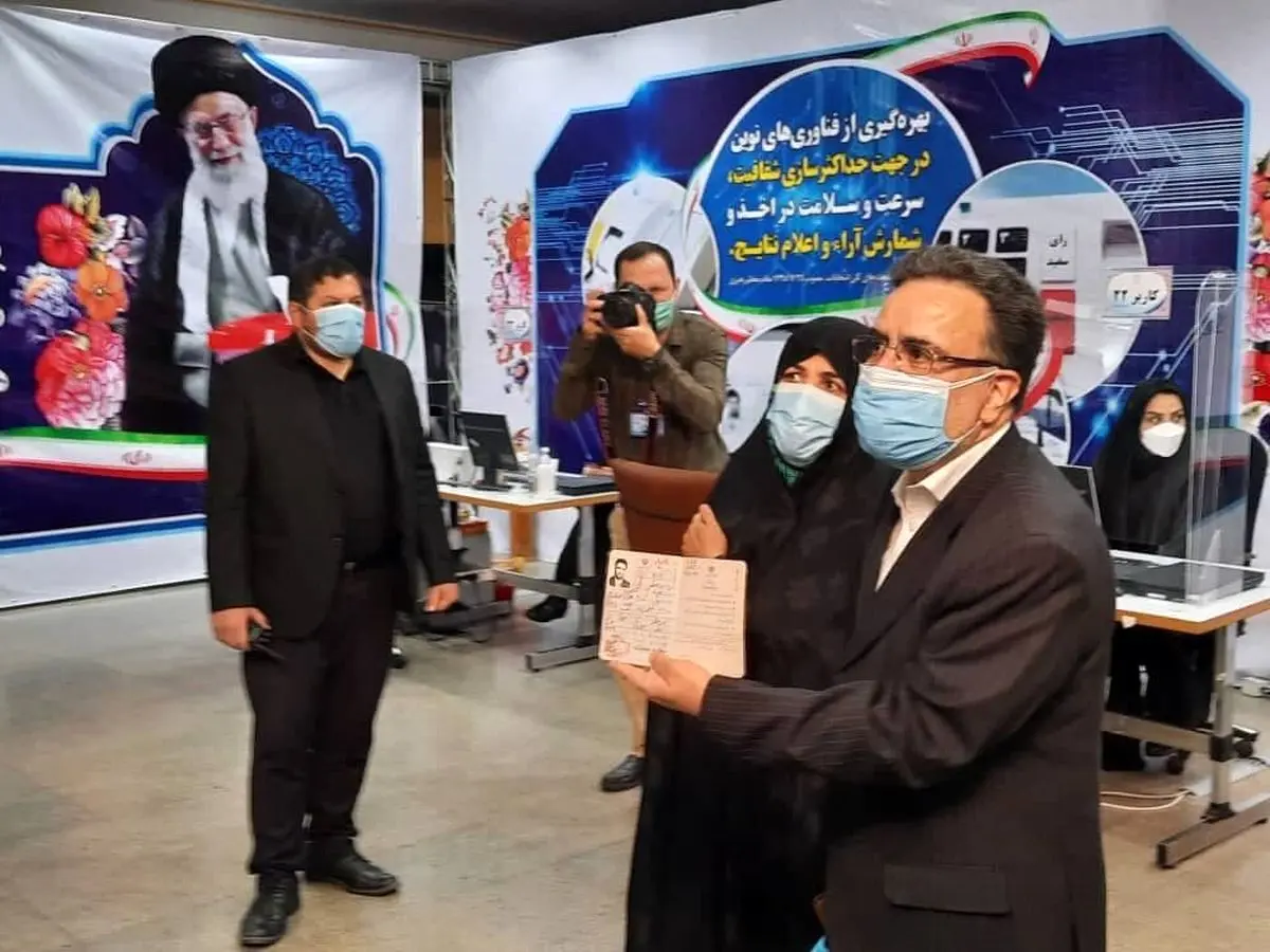 مصطفی تاج‌زاده برای انتخابات ۱۴۰۰ ثبت‌نام کرد