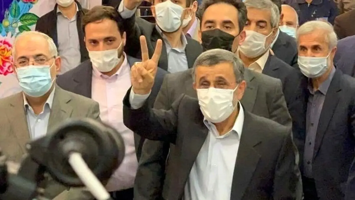 واکنش احمدی‌نژاد را ببینید: به زودی صحبت می‌کنم