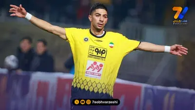 رحمان احمدی به کادرفنی سپاهان بازگشت