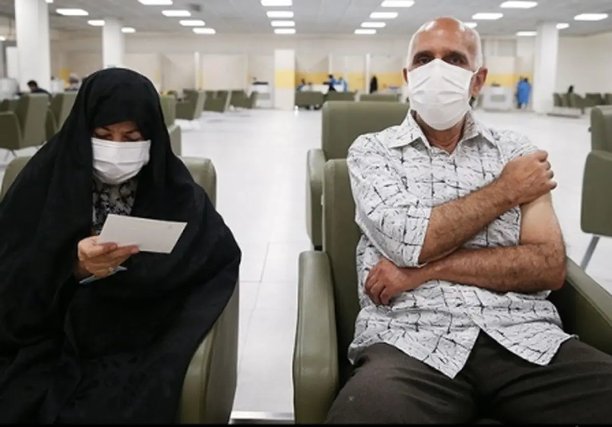 کرونایی‌ها بالاخره واکسن بزنند یا نزنند؟!
