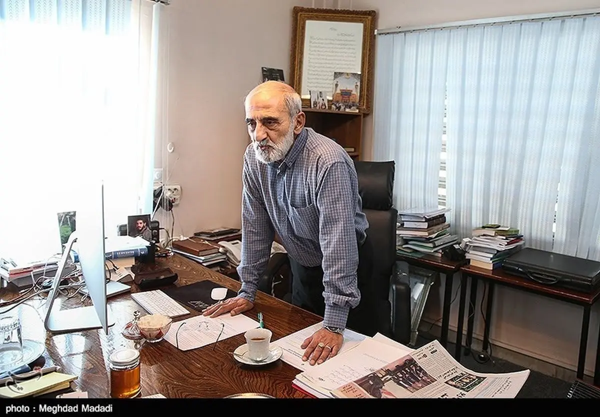 شریعتمداری: برخی با رای‌ندادن در انتخابات شرکت می‌کنند