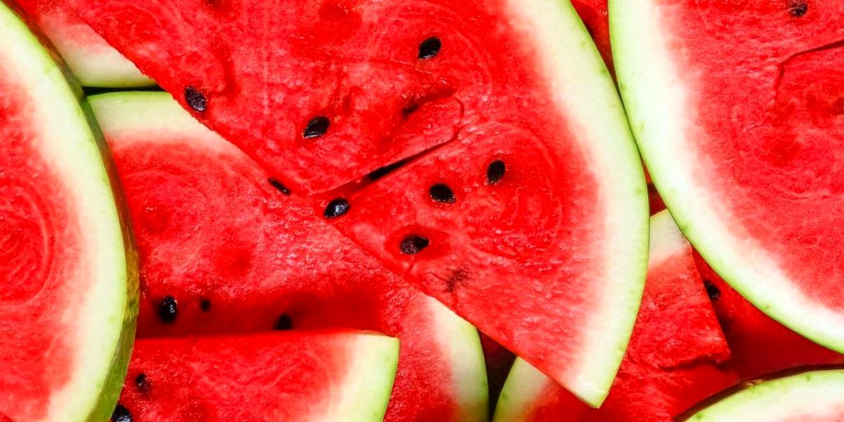 چرا خوردن هندوانه بعد ساعت هفت عصر ممنوع است؟