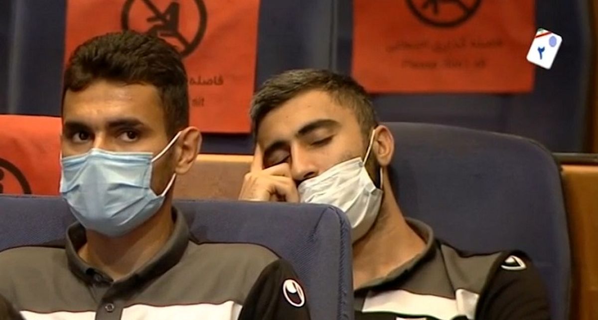 ببینید | چرت زدن بازیکنان تیم ملی در مراسم تجلیل از آنها!