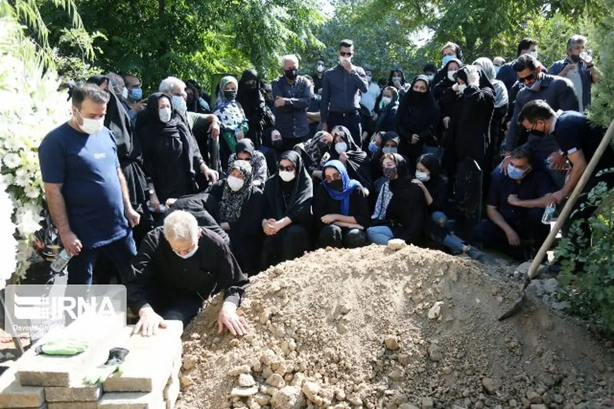 روایت‌هایی از‌ حادثه اتوبوس خبرنگارها و سرباز معلم‌ها
