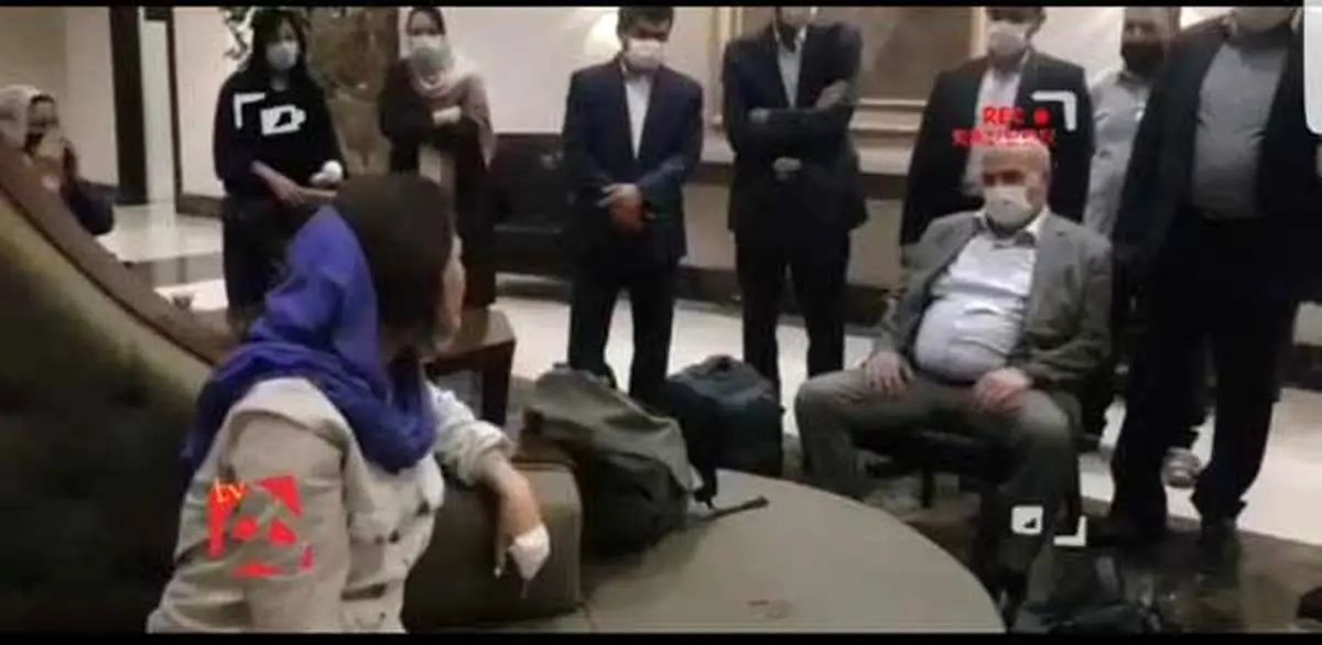 واکنش کلانتری به انتقاد از نحوه نشستنش: مزخرف است!