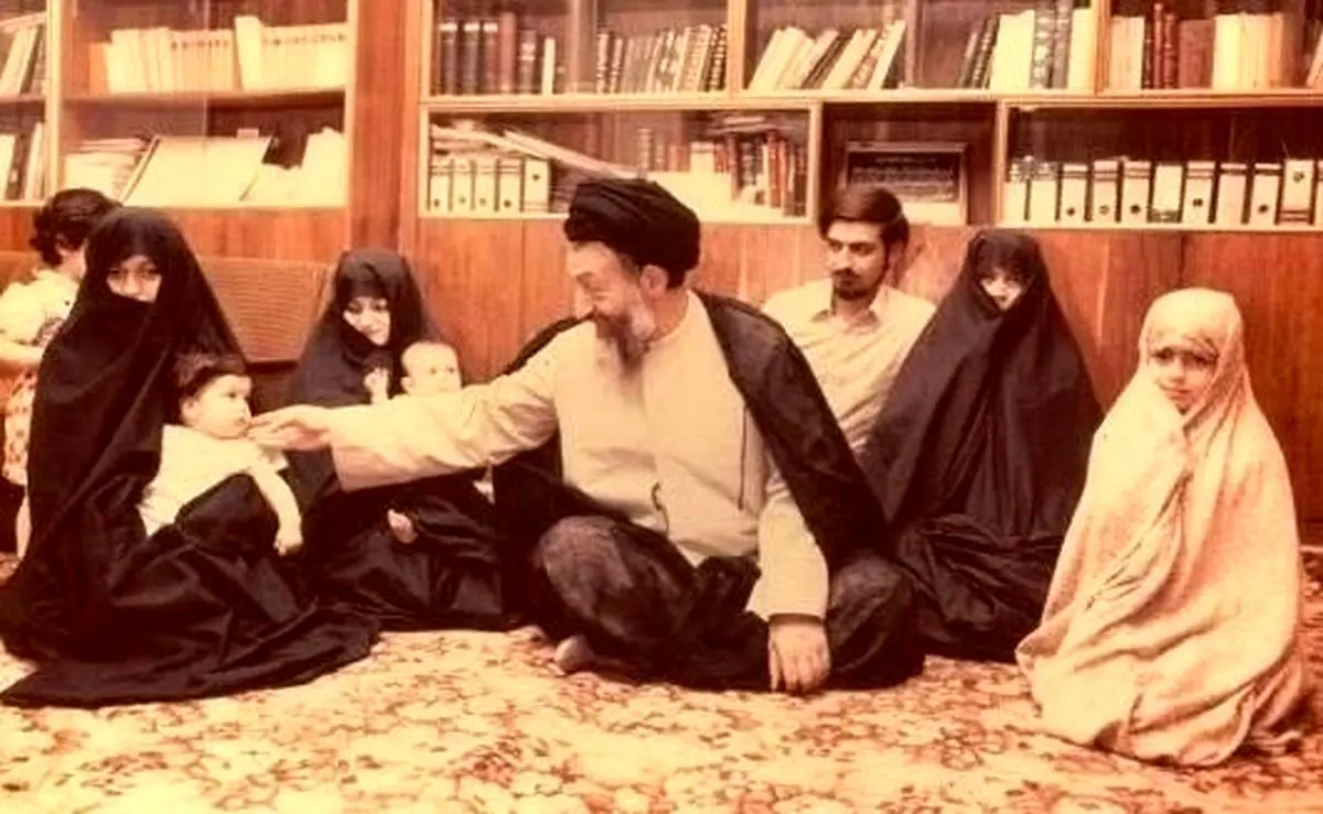 توصیه متفاوت شهید بهشتی: برادرها! خواهرها! عاشق شوید