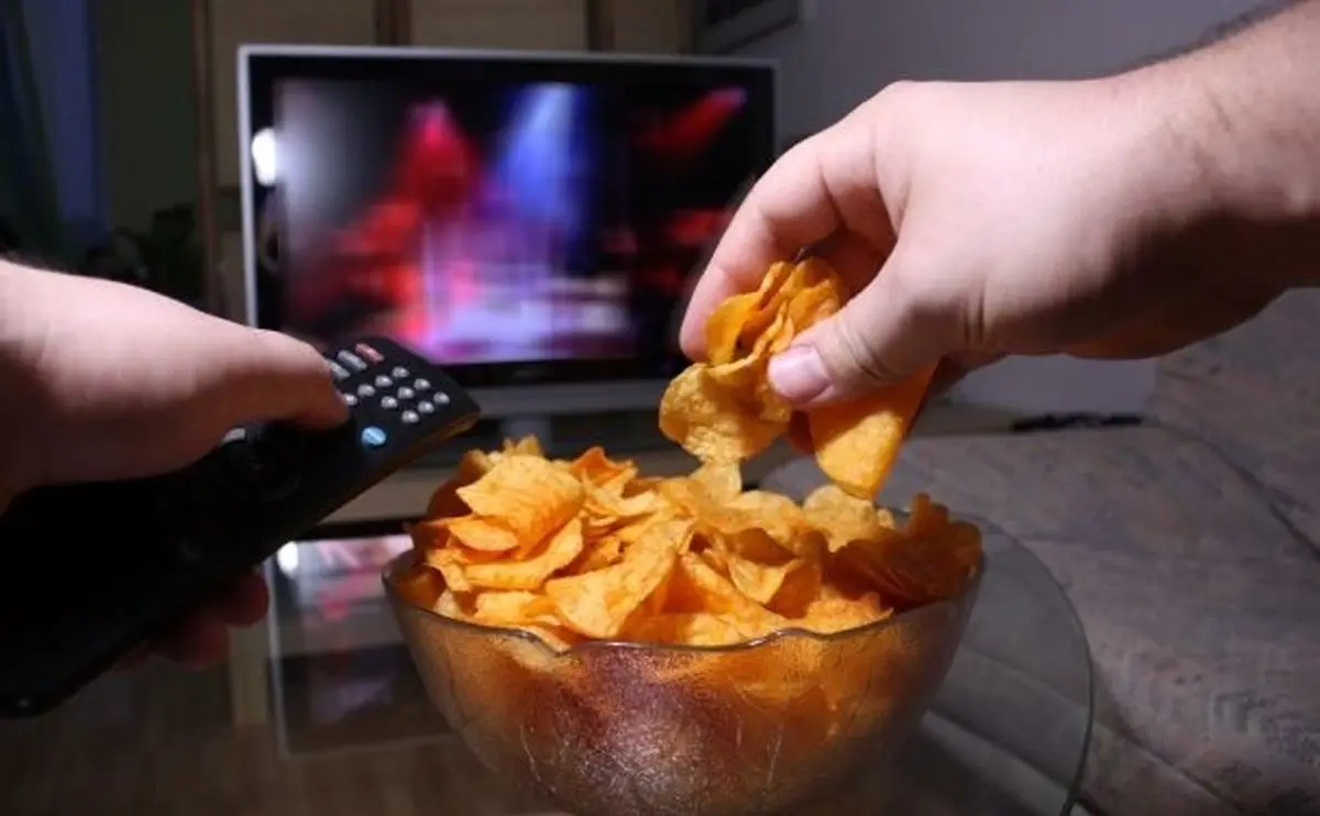 هنگام تماشای تلویزیون، این خوراکی‌ها را بخورید