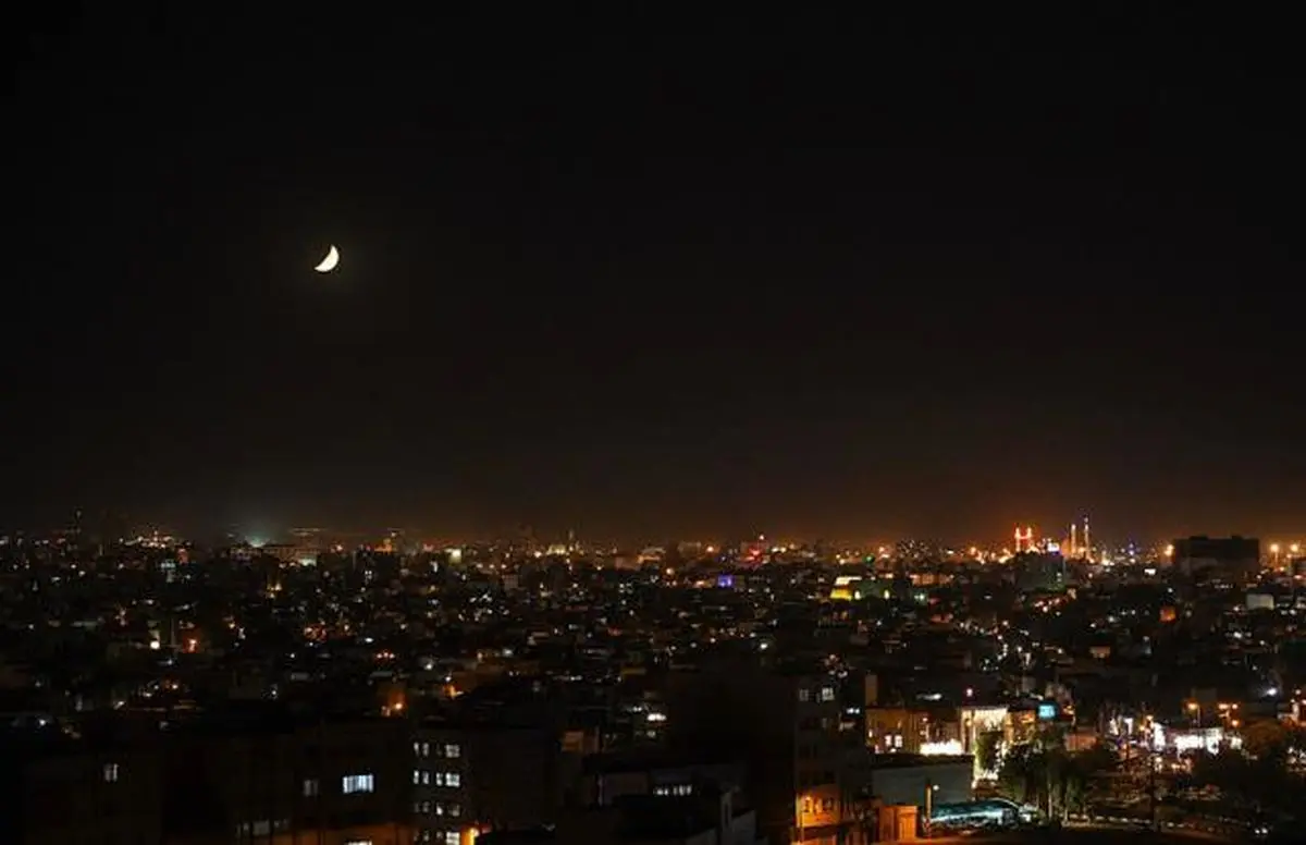 تک‌نگاری| ماه که بیرون بیاید می‌پرم، حتی به‌اشتباه