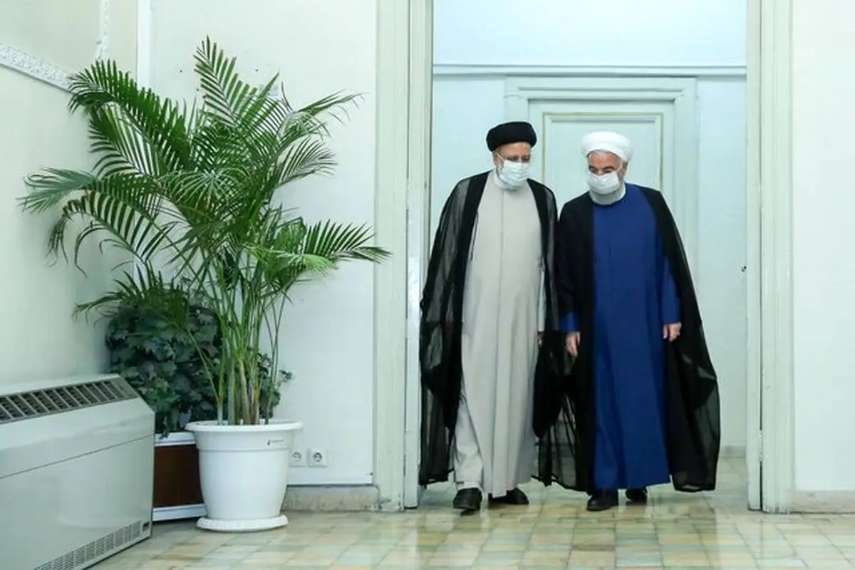 تصویری از حضور روحانی در دفتر رئیسی
