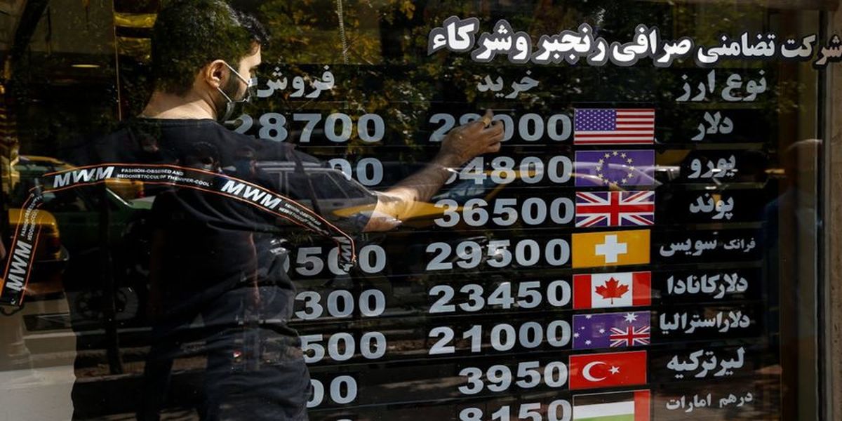 آنچه باید درباره وضعیت دلار در سهشنبه ۱۵ تیر بدانید