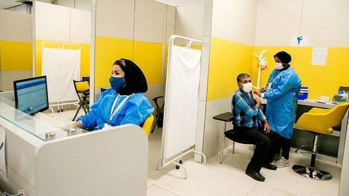 سرعت تزریق روزانه واکسن کرونا در ایران دوباره کم شد