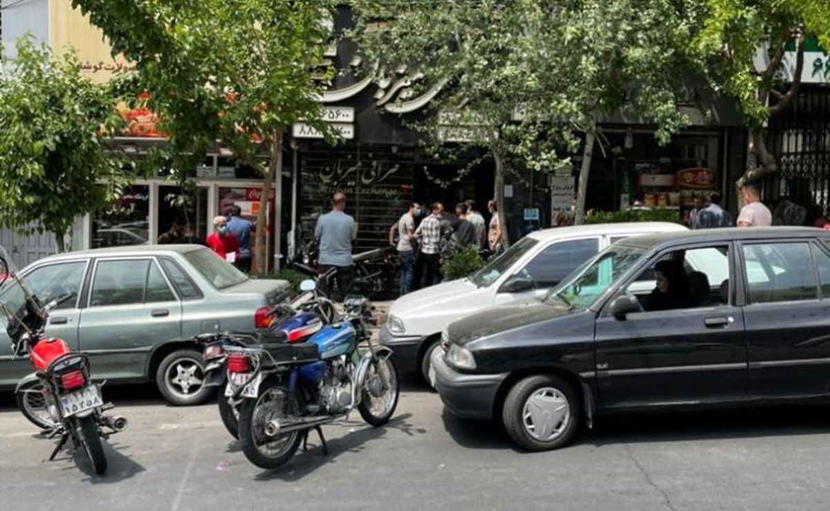 پیام برگشت صف دلار سهمیهای برای قیمت دلار