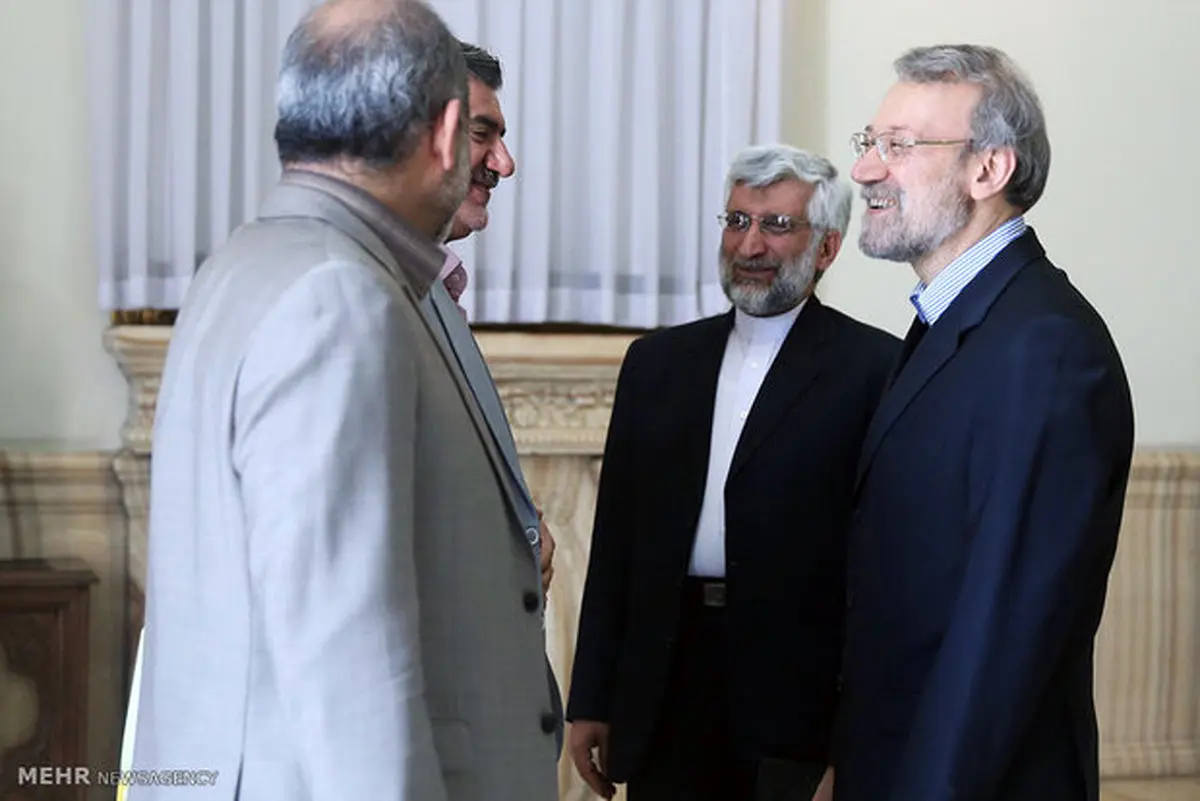 کنایه لاریجانی به جلیلی: کاندیداها از مریخ آمده بودند؟