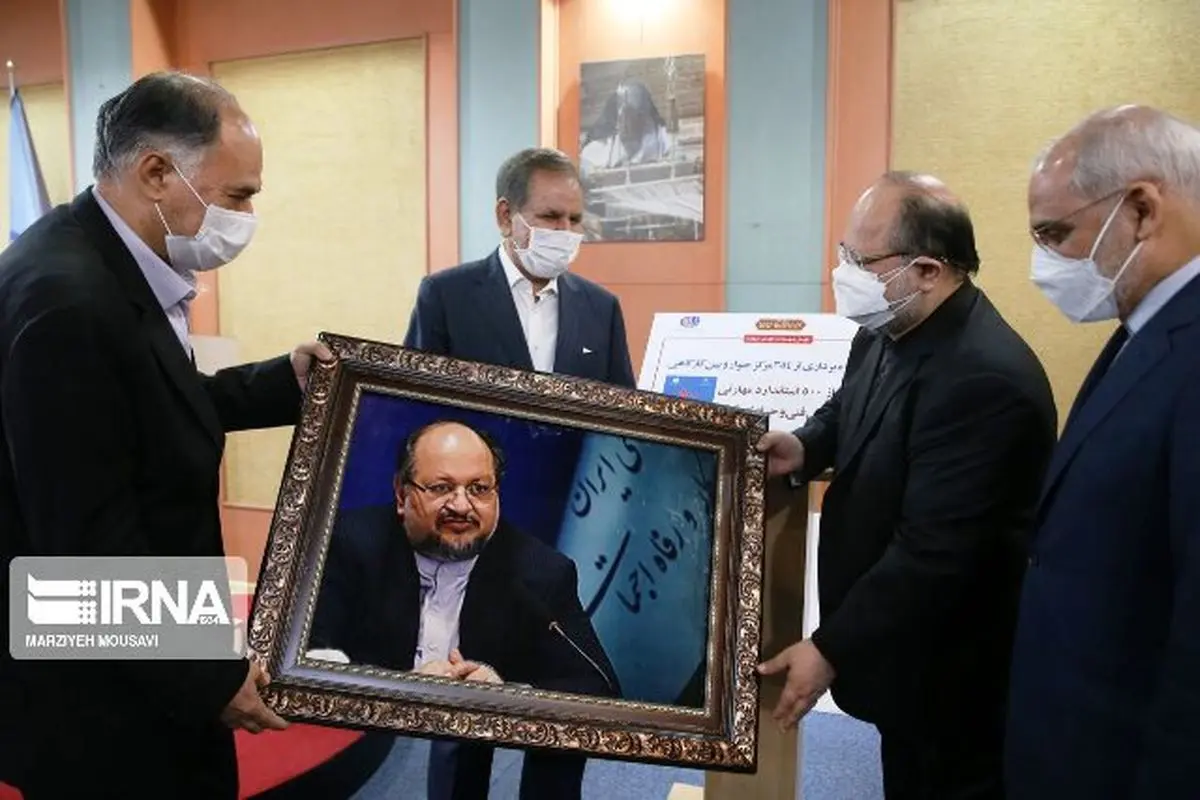 ‌عکس نوشت سیاسی| آخرین کری‌خوانی آذری‌جهرمی