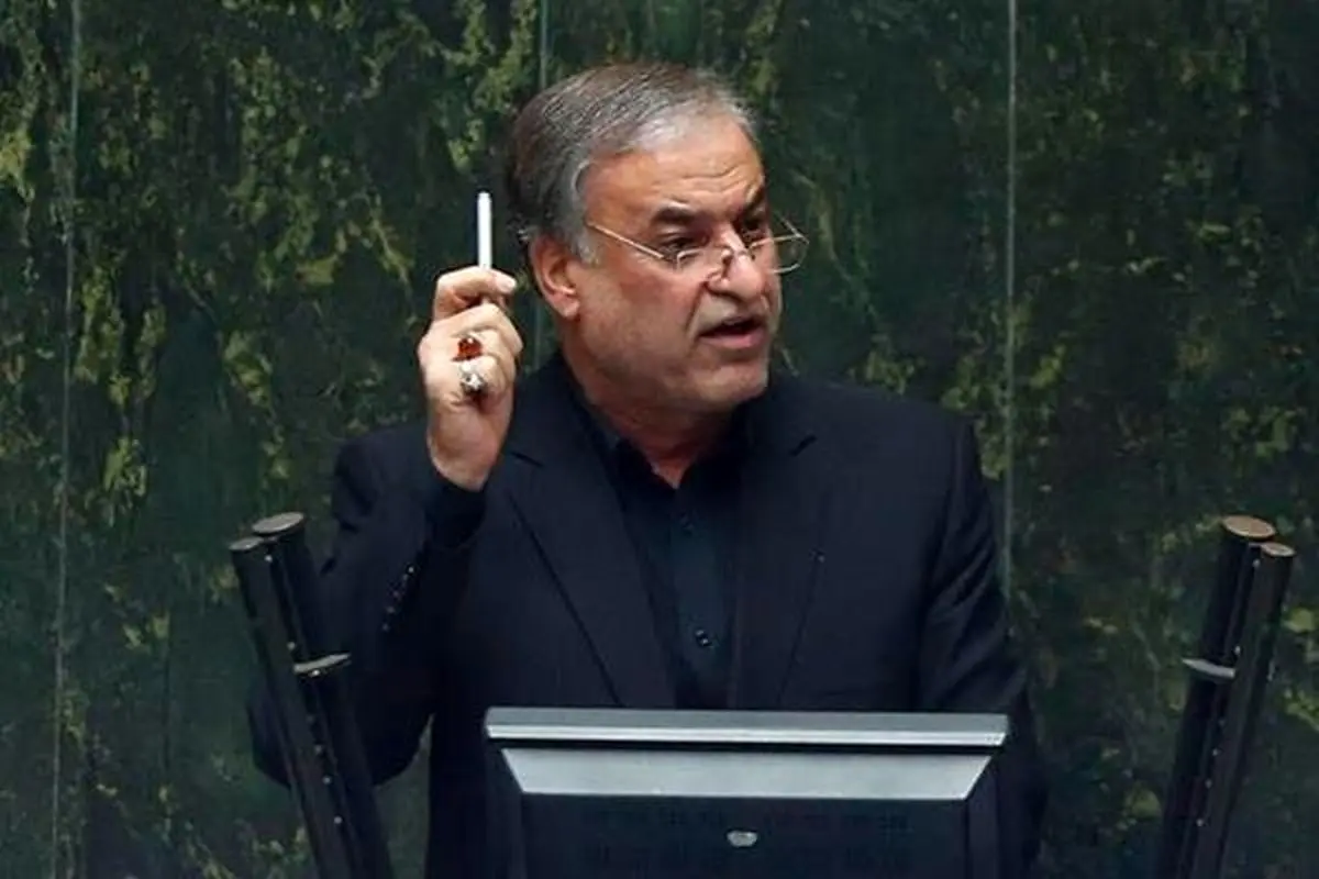 قم سه نماینده دارد؛ یکی به دولت می‌رود و یکی به شهرداری!