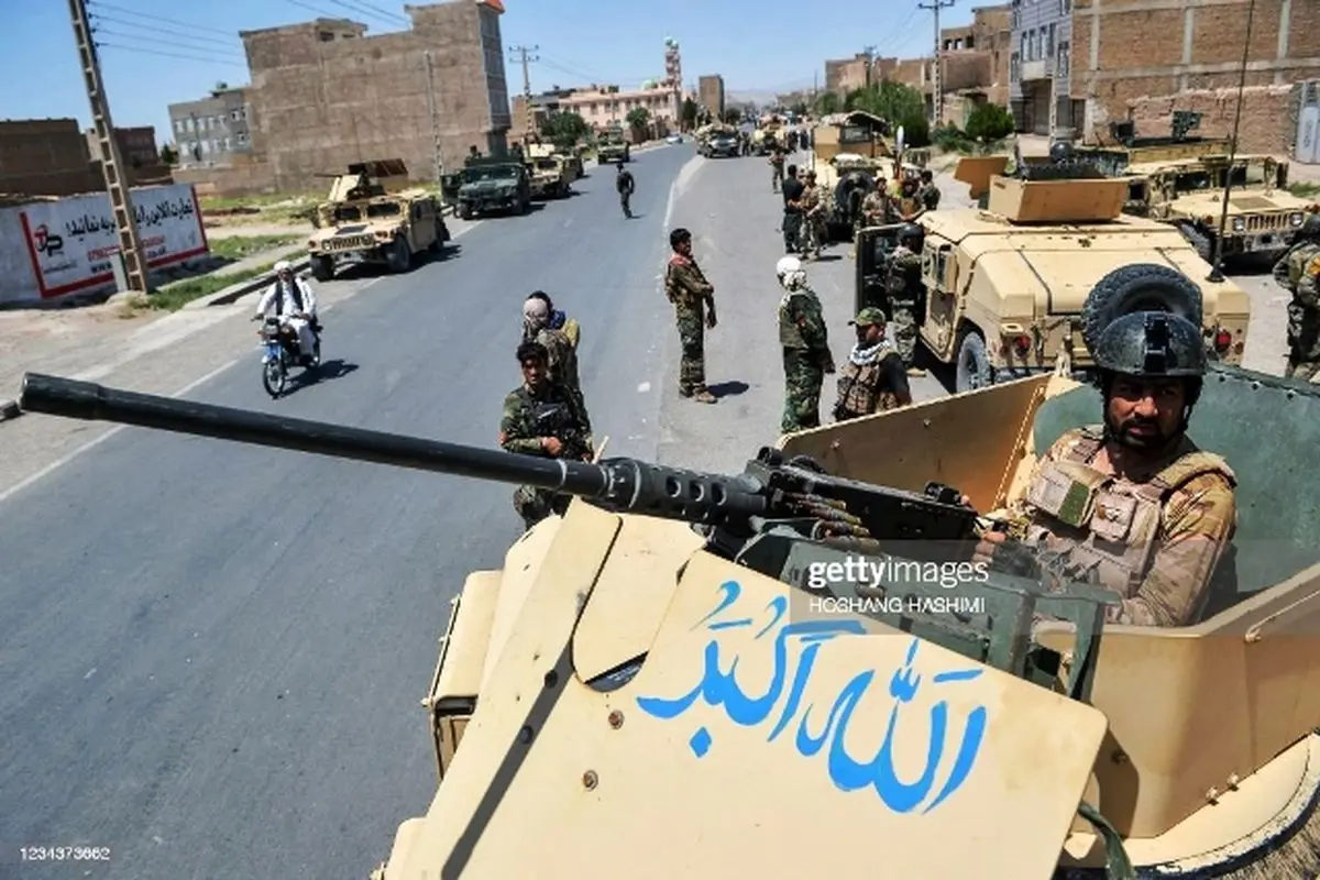 چه کسی در هرات مقابل طالبان می‌جنگد؟