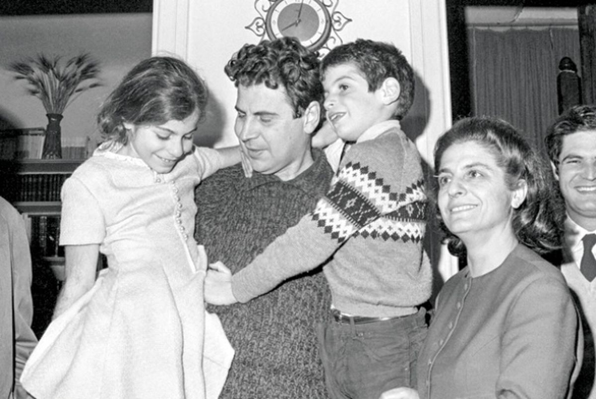 مرد افسانه‌ای یونانی و خاطرات رنگ و رو رفته ما