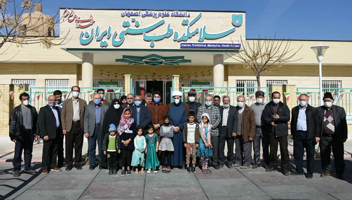 وزیر بهداشت: تأسیس دانشکده طب سنتی در دستور کار است