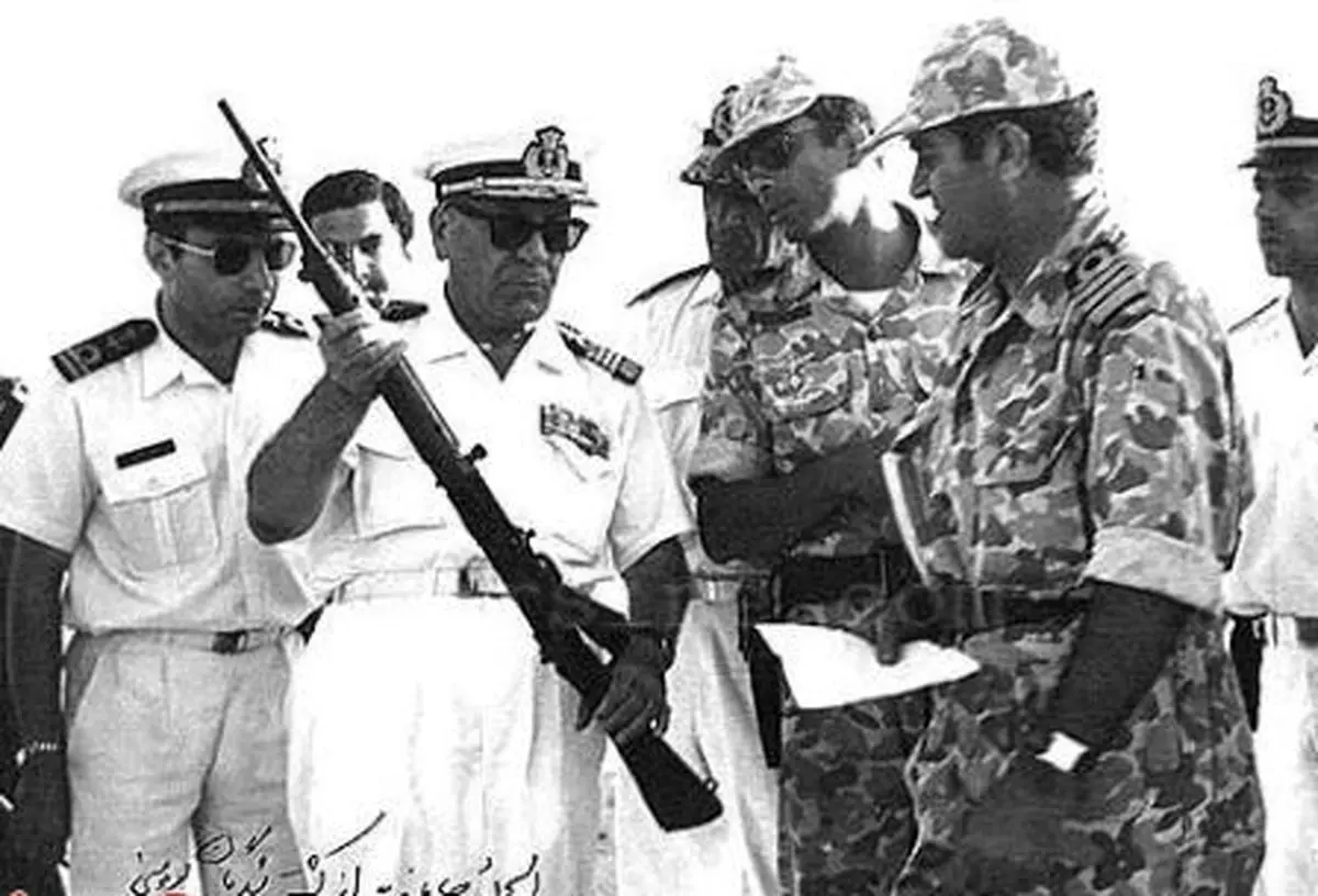 صد سال صد قصه دیگر؛ پاییز‌ پرحادثه‌ ۱۳۵۰
