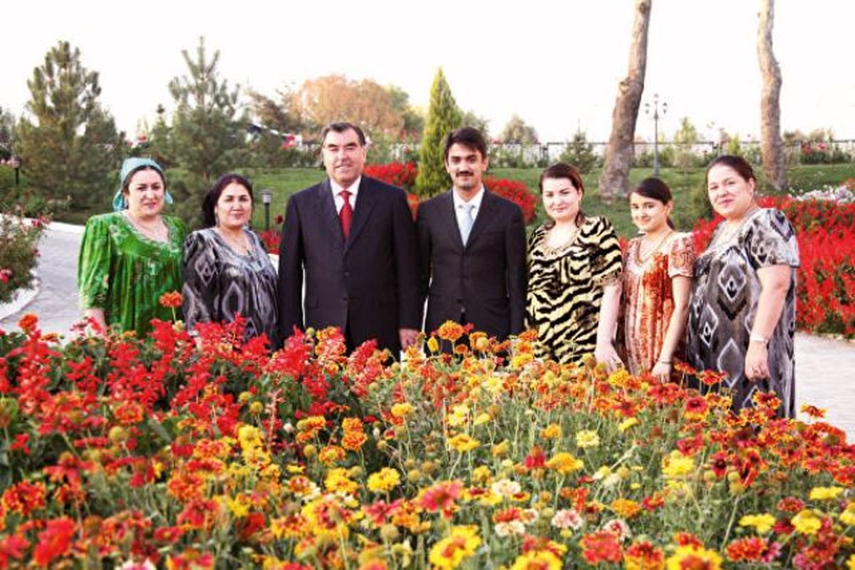 رئیسجمهور تاجیکستان چگونه کشورش را به سرخط خبرها آورد
