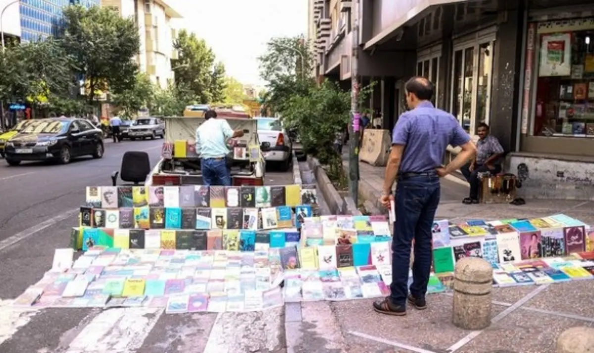 علت بازداشت دستفروشان خیابان انقلاب چه ‌بود‌؟