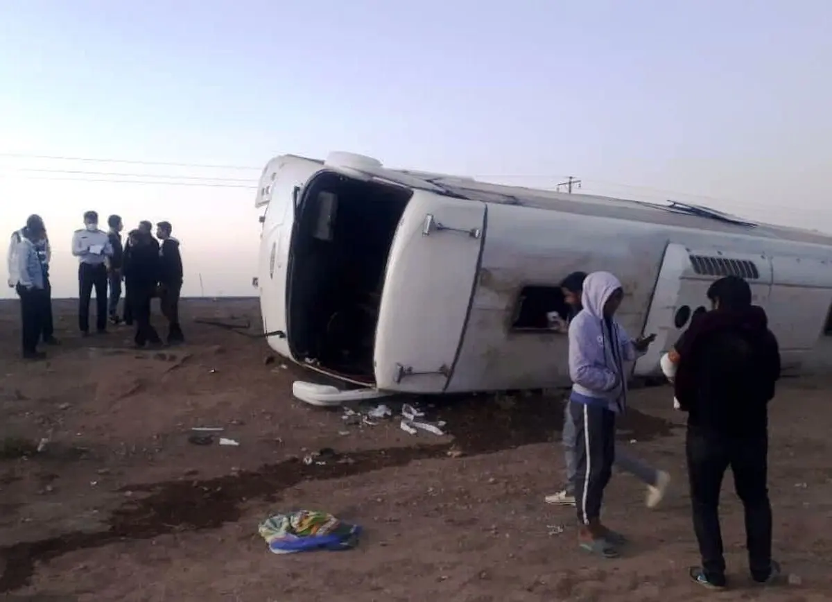 واژگونی مرگبار اتوبوس در جاده ایوانکی به گرمسار