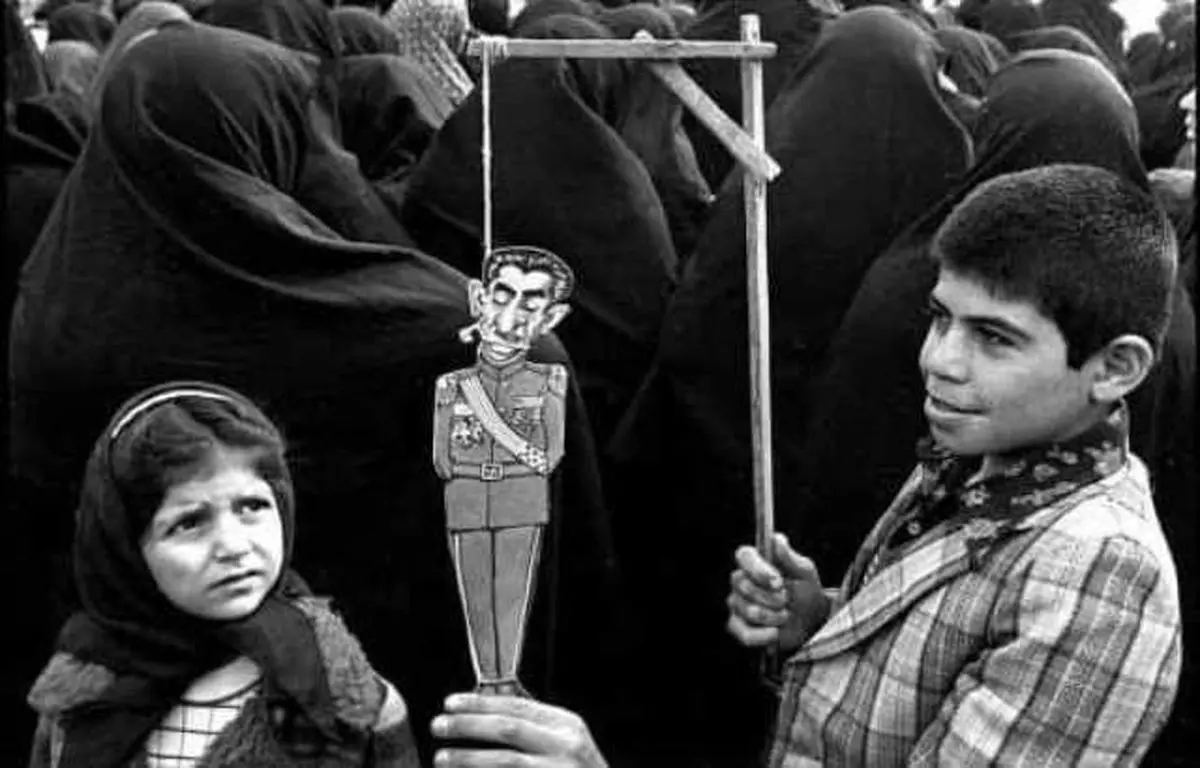 قاب تاریخ| پرنس چارلز ‌در بم و پذیرایی اردشیر‌ زاهدی