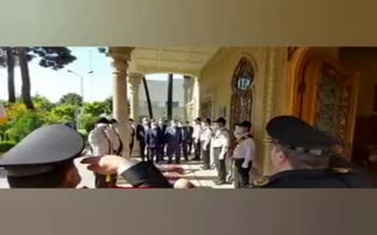 تماشا کنید | مراسم عجیب معارفه مدیرعامل جدید بانک ملی