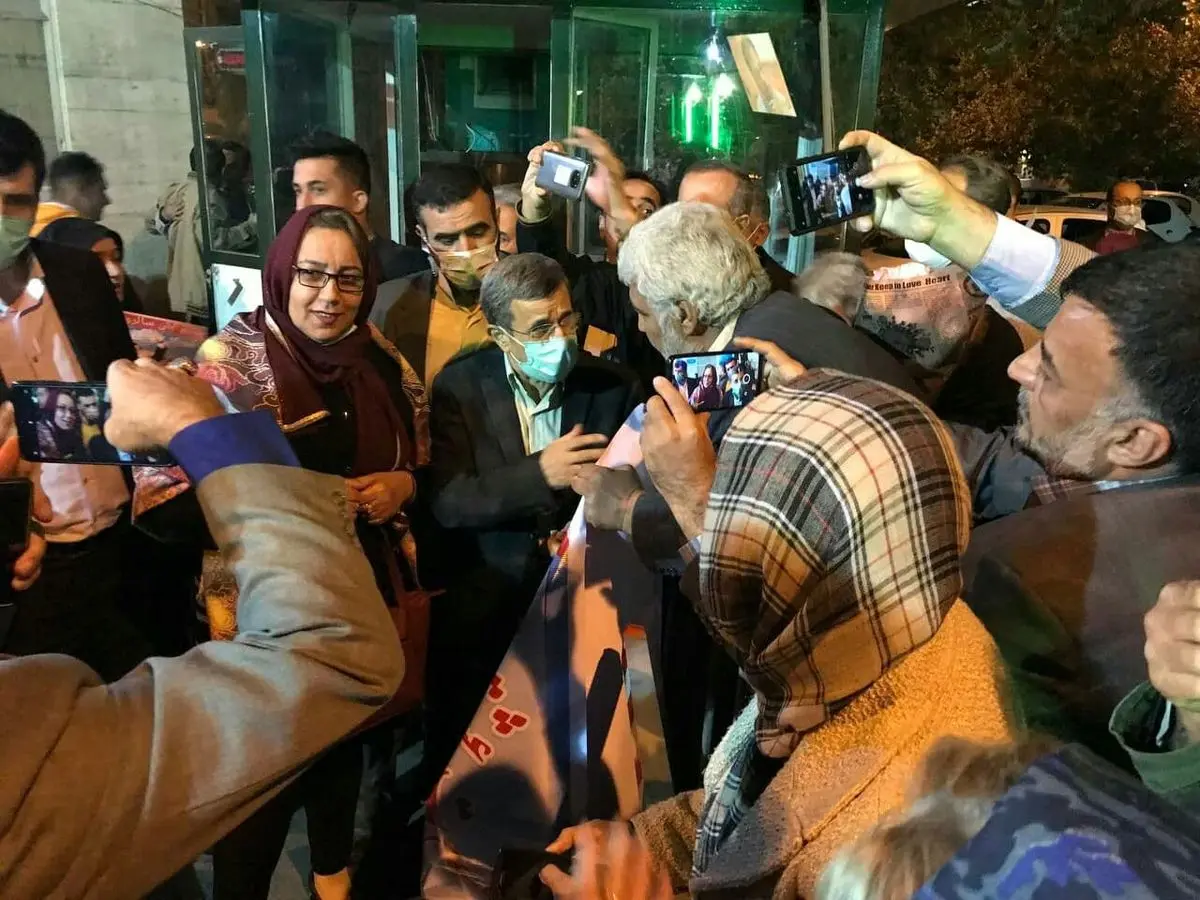 گزارش تصویری| هواداران احمدی‌نژاد برای او جشن تولد گرفتند